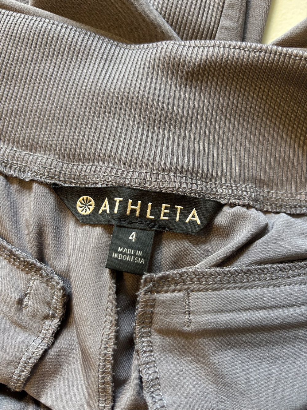 Athleta Brooklyn Ankle Pants Size 4 Grey Pull On Travel Silky Athleisure Slim - Picture 16 of 16